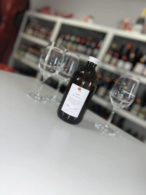 Apple Eau de Vie NV – Fruktstereo front Apple Eau de Vie NV - Fruktstereo