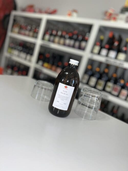 Plum Eau de Vie NV – Fruktstereo front Plum Eau de Vie NV - Fruktstereo