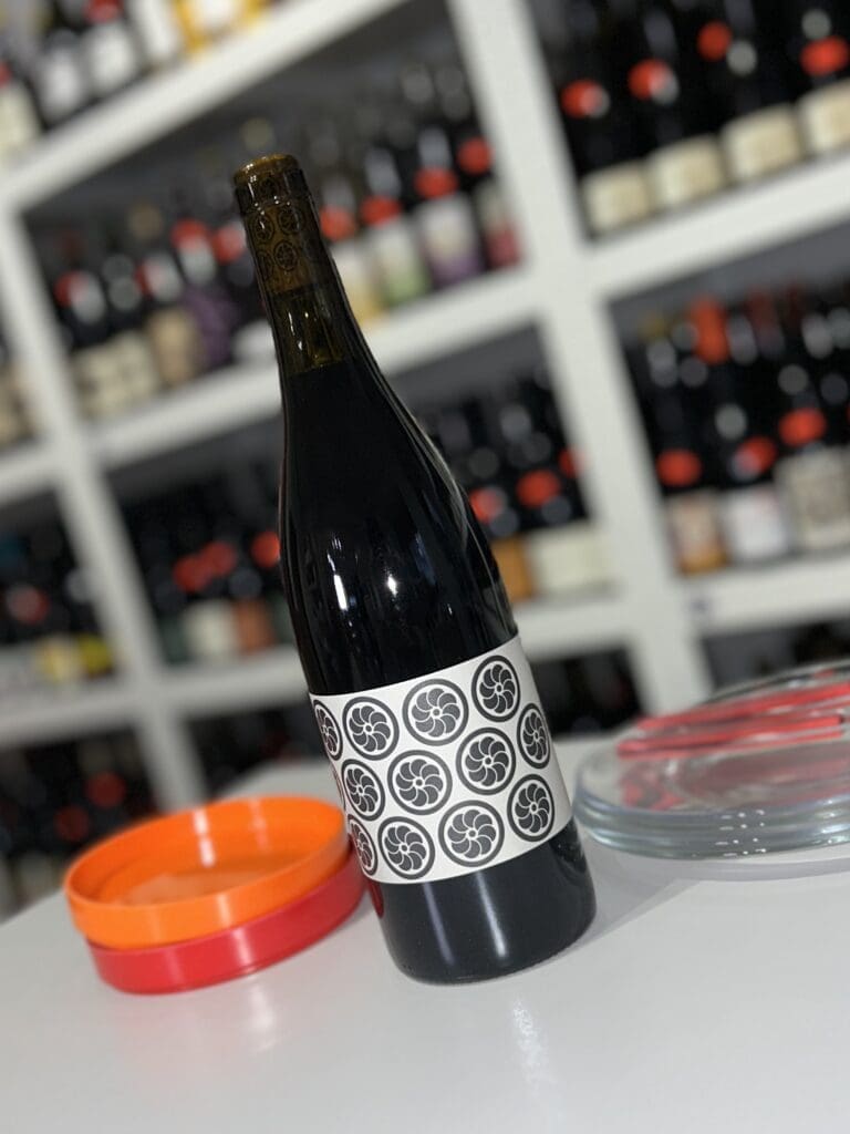 Ronds Noir 2021 – Les Vignes d’Olivier front Ronds Noir 2021 - Les Vignes d'Olivier front